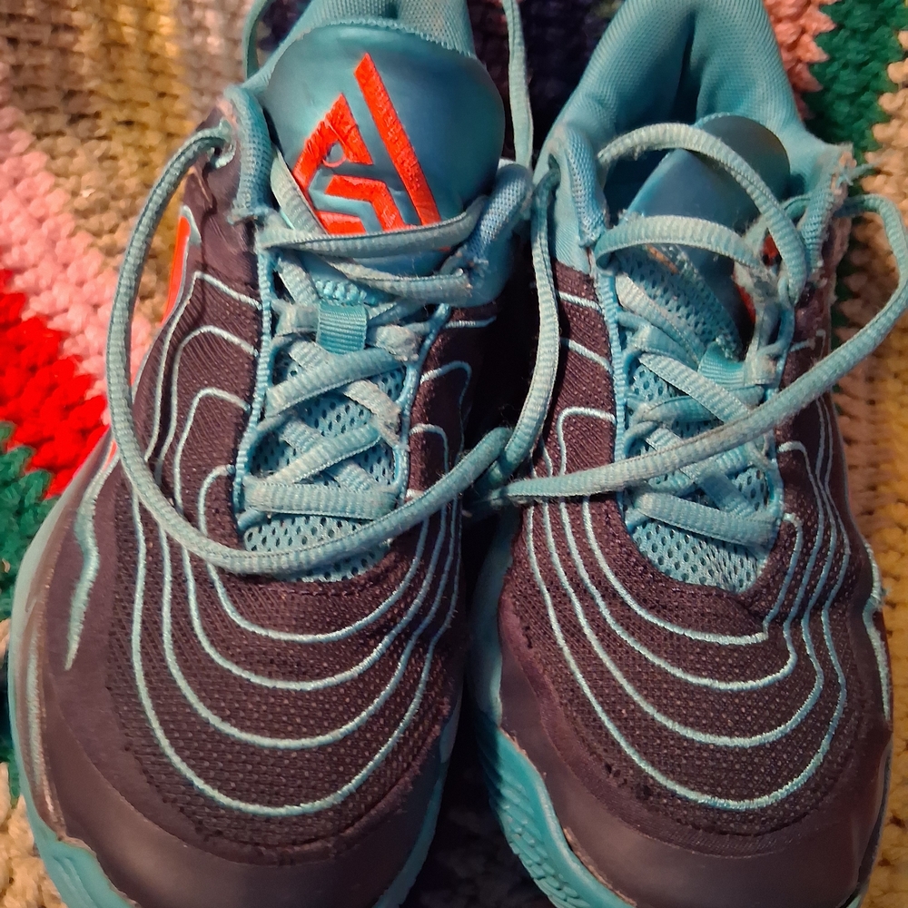 Nike Kids Sneakers - Teal and Red - Picture 2 of 10